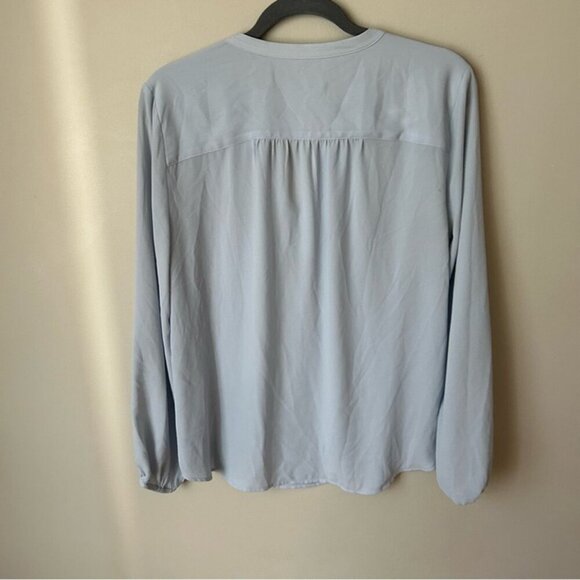 LOFT Light Blue V-Neck Sheer Long Sleeve Lightweight Blouse Top Women’s Medium - Picture 6 of 7